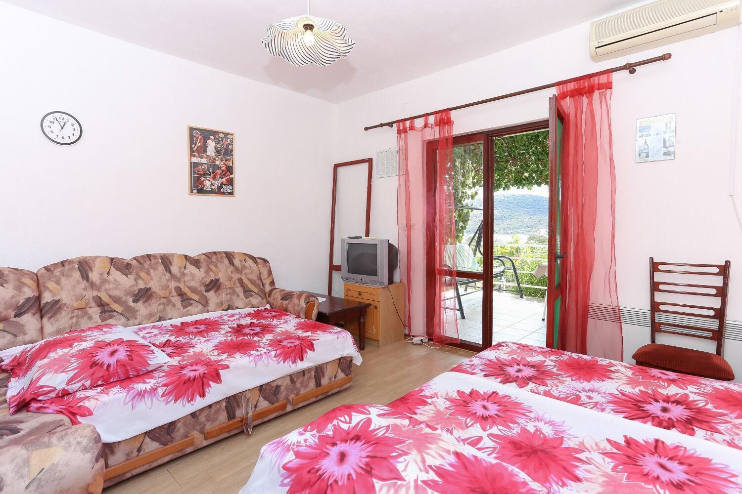 Holiday Home Marcelo-With Terrace Vinišće Екстериор снимка