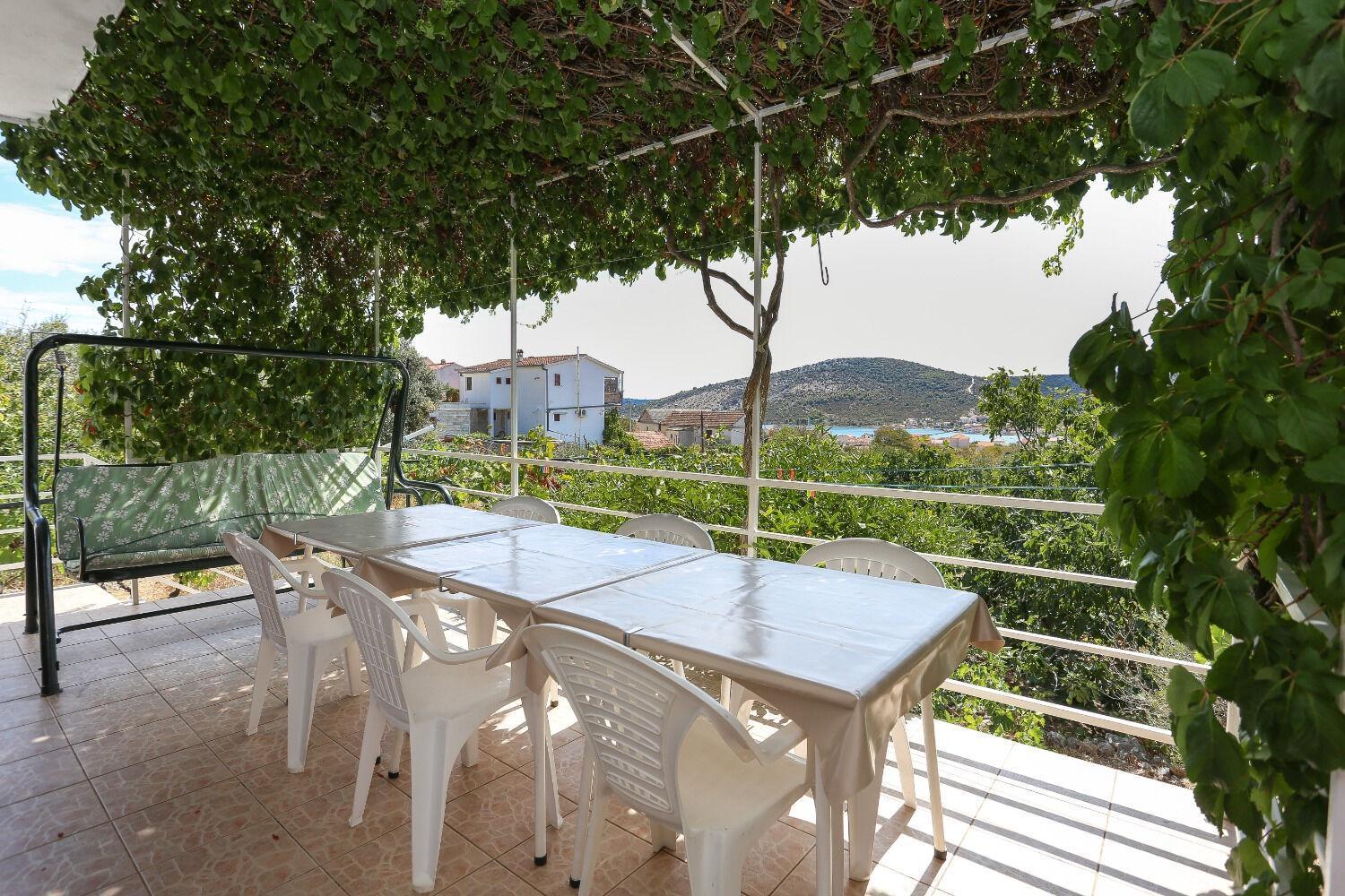 Holiday Home Marcelo-With Terrace Vinišće Екстериор снимка
